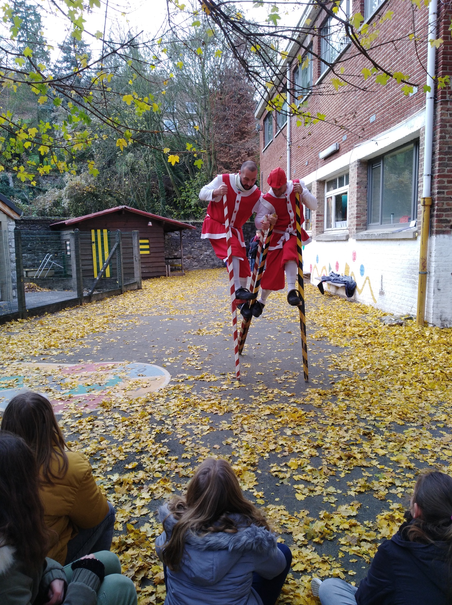 Les échasseurs à l'école (21 novembre 2019)